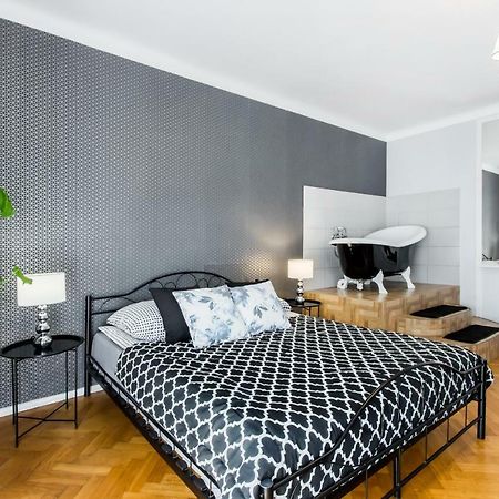 Clicktheflat Apartment Chmielna 7 Warsaw Exterior photo